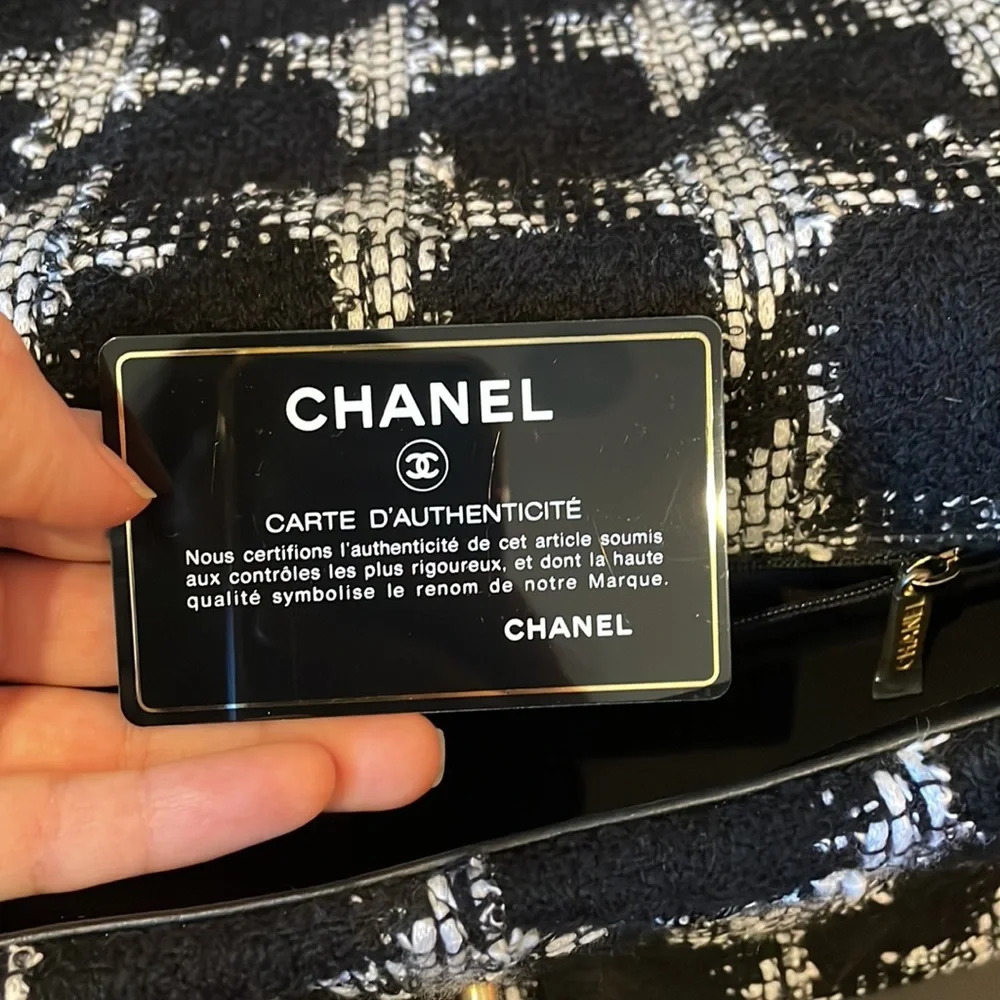 CHANEL 19 flap bag quilted tweed Large - Picture 11 of 12